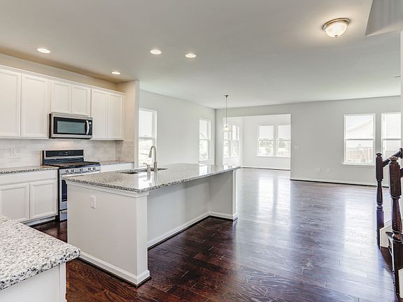5th image of 100 Wakefield Ct