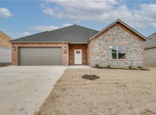 7302 SW Walnut Grove Ave, Bentonville, AR 72713