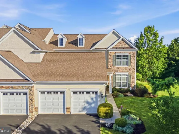 425 Primrose Dr, Lansdale, PA 19446