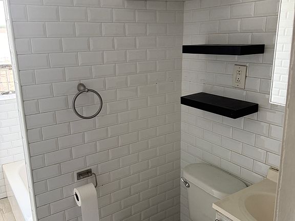4th image of 527 W 135th St APT 3D