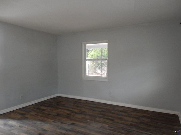 5th image of 1624 Randall Rd
