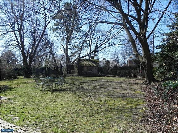 3rd image of 38 W Salisbury Dr