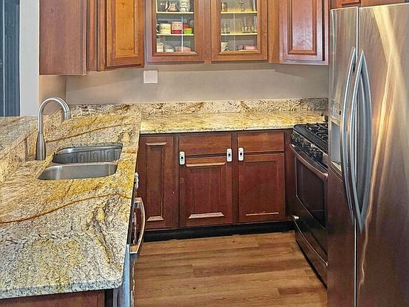 5th image of 167 Peter Ct #D