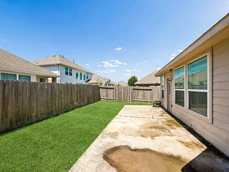 24631 Forest Hiker Ct — Photo 26