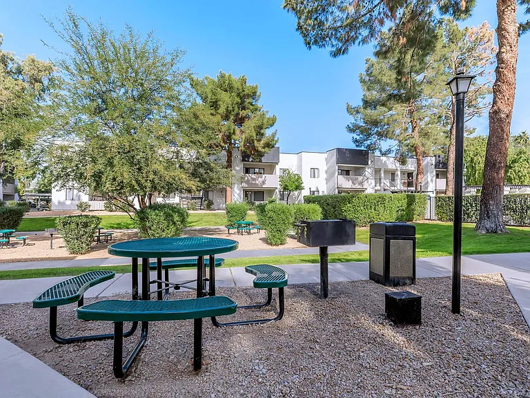 Sun Creek Apartments — Photo 6