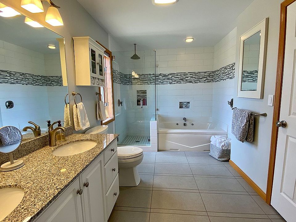 1st image of 2563 Honeysuckle Ln