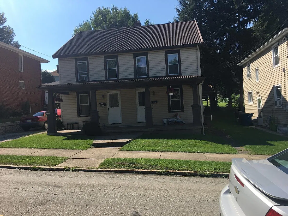 330 College Avenue — Photo 1