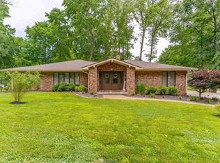 8216 Berry Dr, Evansville, IN 47710