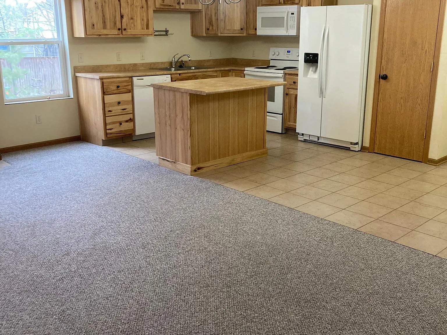 5704 W Hills Rd — Photo 3