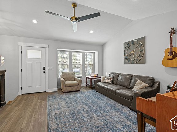 4th image of 77 E Glovers Ln