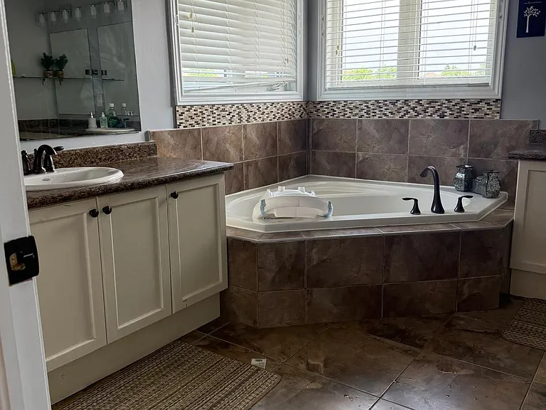 1286 Kettering Dr #UPPER — Photo 17