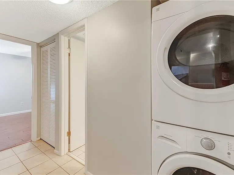 6154 Burnside Cir — Photo 12