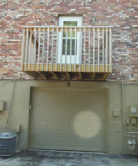 600 NE English Manor Dr #B — Photo 14