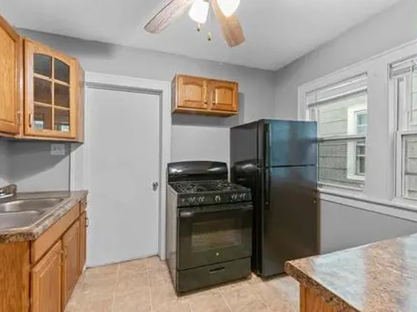 1504 S 81st St, West Allis, WI 53214