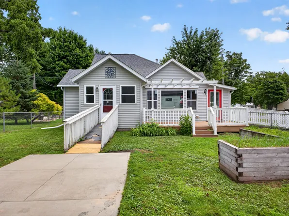 17 2nd St NE, Kasson, MN 55944
