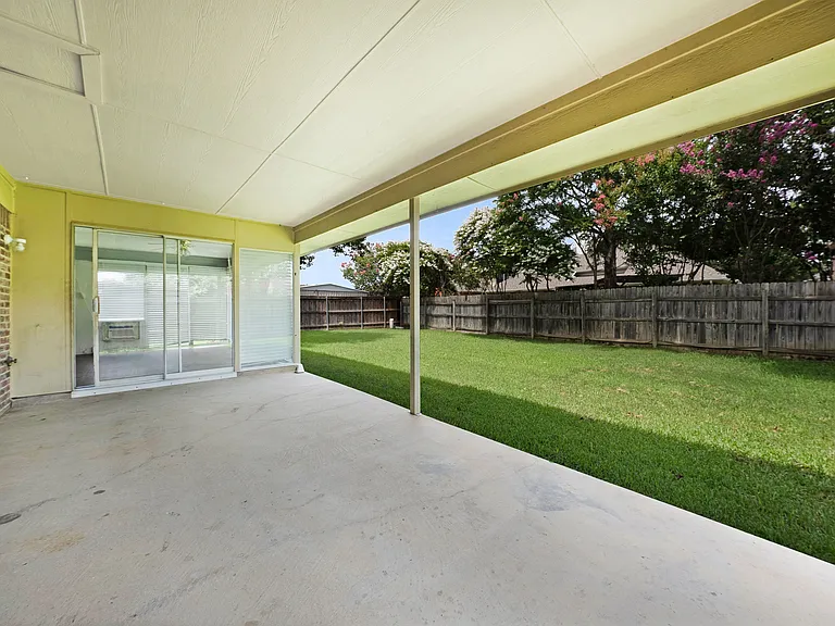 2910 Chisholm Trl — Photo 28