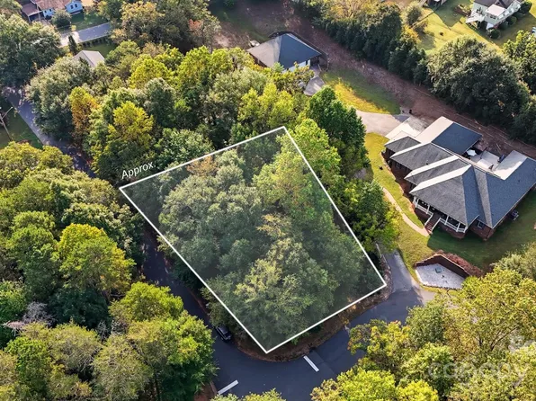 Huffman St, Claremont, NC 28610