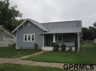 818 C St, Fairbury, NE 68352