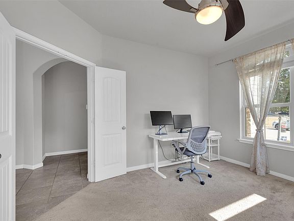 4th image of 721 Schefer St