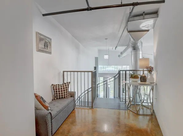 185 NE 4th Ave APT 301, Delray Beach, FL 33483
