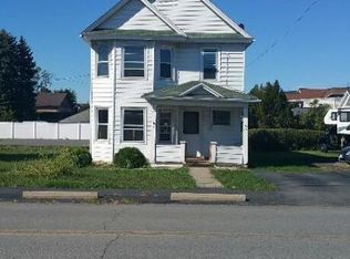 10 Depot St, Peckville, PA 18452