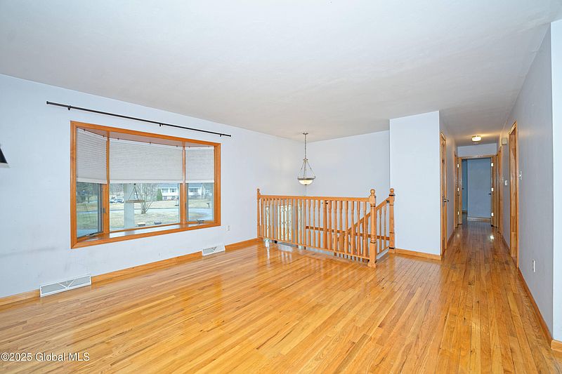 3rd image of 4 Avocado Court