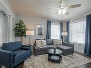 3833 & 3835 Central St - 3833-2N, Kansas City, MO 64111