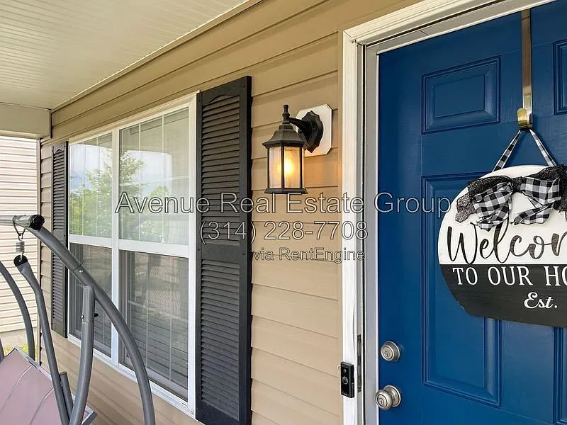 4 bed, 3.5 bath, 1906 sqft, $2,450 — Photo 2