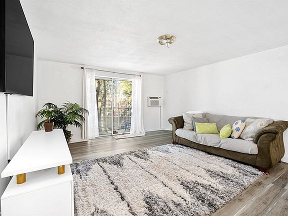 4th image of 65 Greentree Ln APT 33