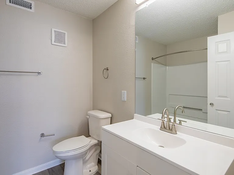 The Charlie Apartments — Photo 25