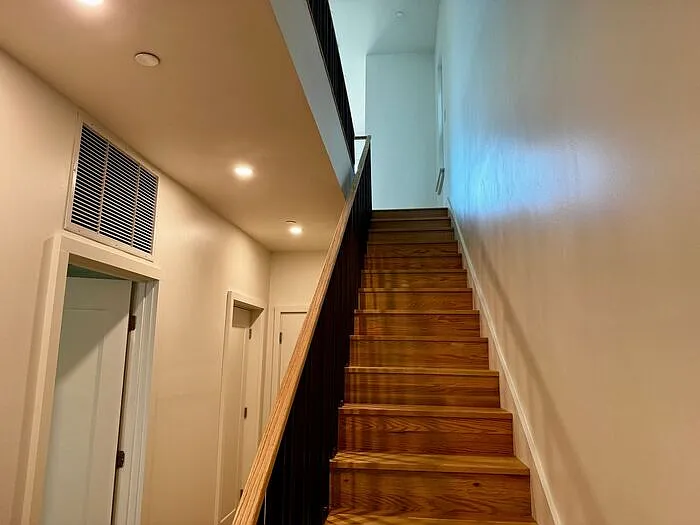 230 Washington St NE — Photo 5