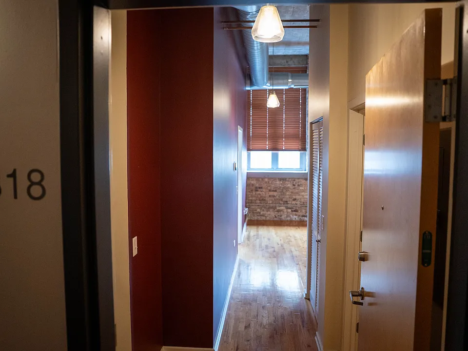 1735 N Paulina St #318