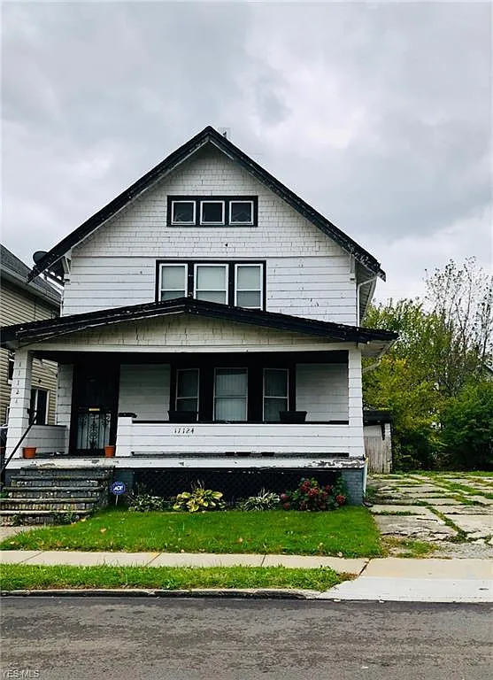 11124 Woodstock Ave photo 1