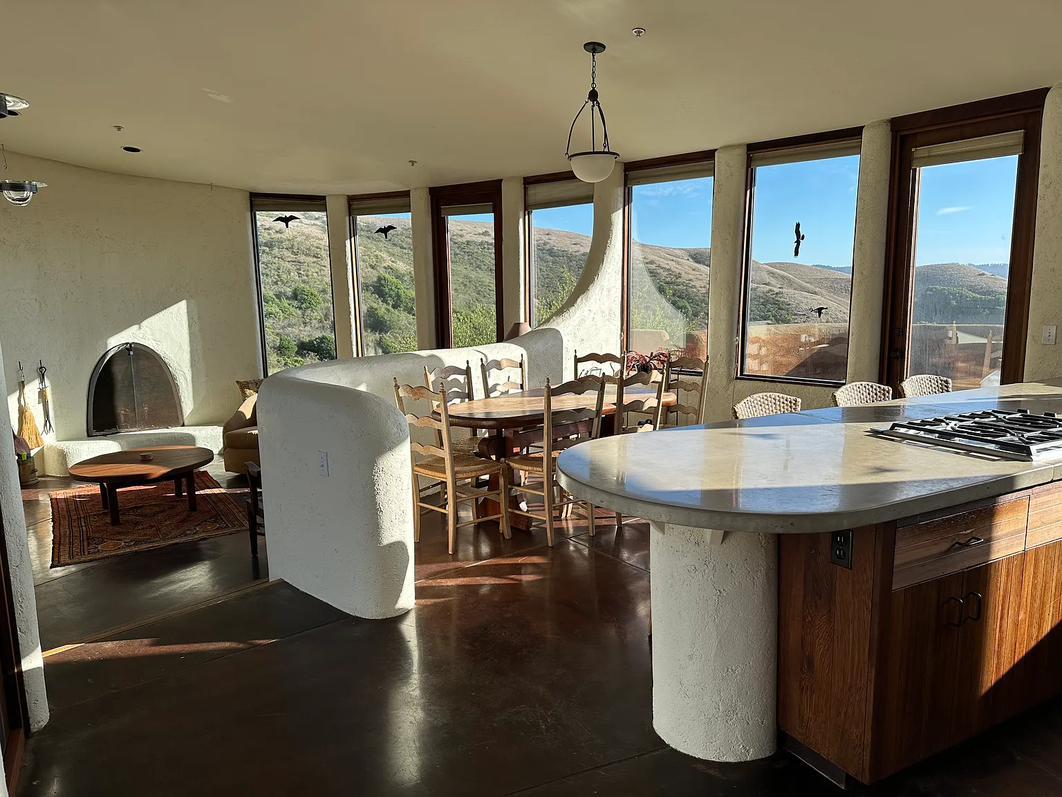 3 bed, 2200 sqft, $5,900 — Photo 1