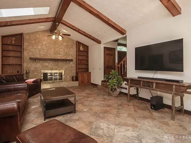 9548 Meadow Woods Ln — Photo 8