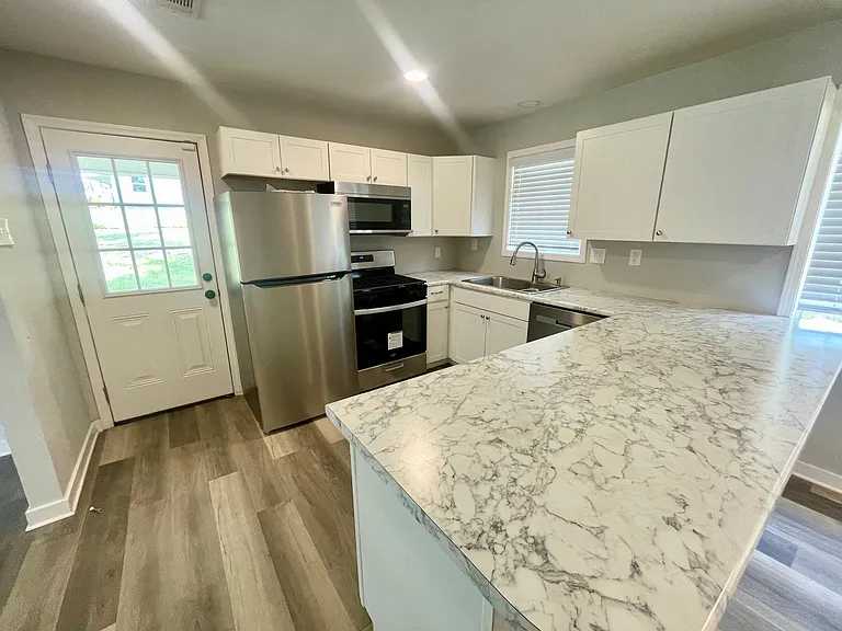 235 Baugh St — Photo 2