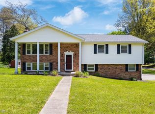 202 Maple Ave, Chardon, OH 44024