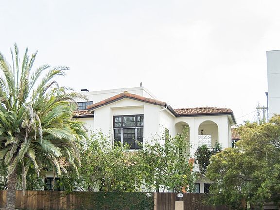4th image of 554 Grand Blvd