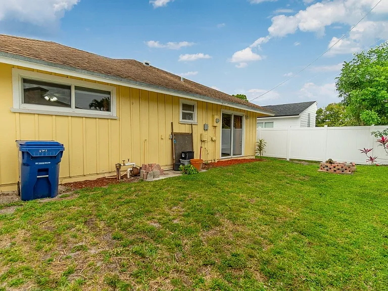 6130 Francis St — Photo 4