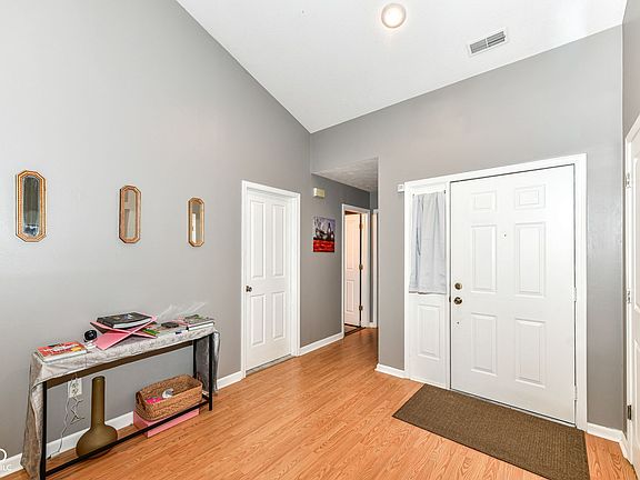 4th image of 5479 Deer Creek Ave