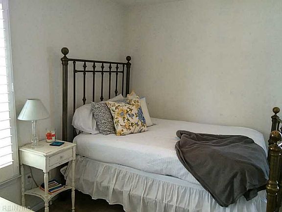4th image of 1517 Parks Ave #A
