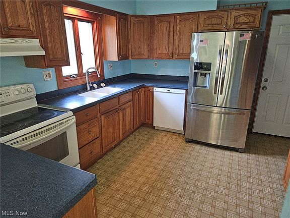 5th image of 857 Pennys Dr
