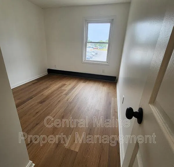 39 Northern Avenue Hts #5 — Photo 6