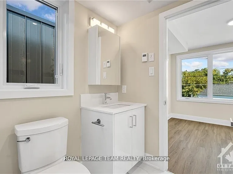 366 Winona Ave #5 — Photo 10