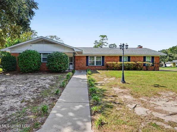 227 Pinewood Cir, Gulfport, MS 39507