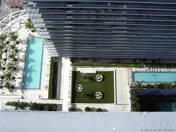 2nd image of 1111 SW 1st Ave APT 2722