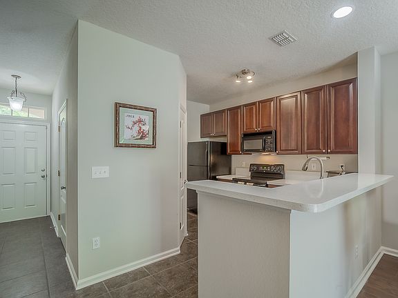 3rd image of 6129 Bartram Village Dr