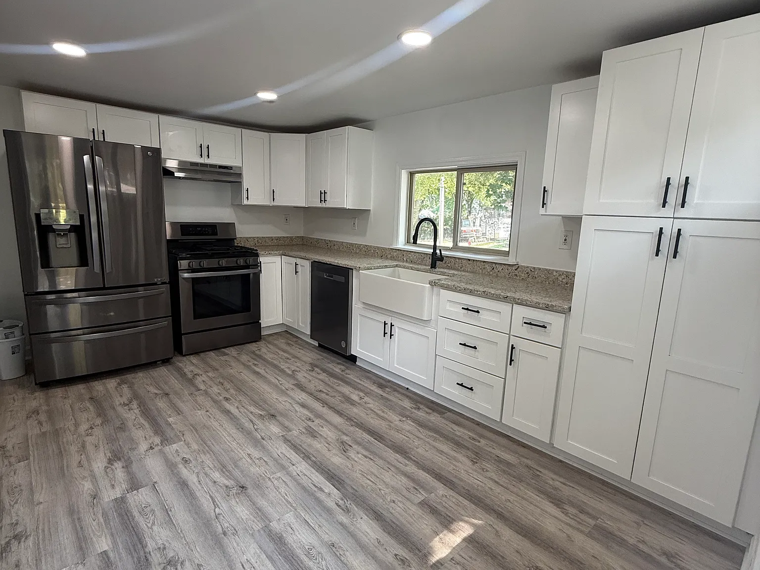 3 bed, 1092 sqft, $2,850 — Photo 2