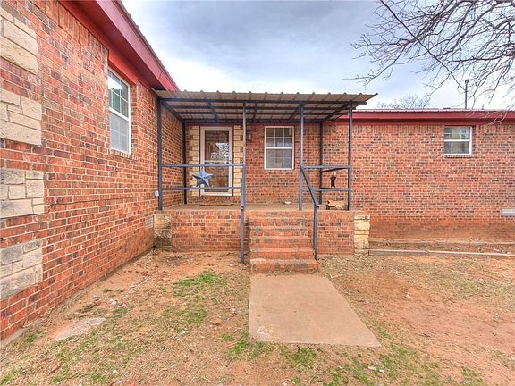 3rd image of 4126 2980th St