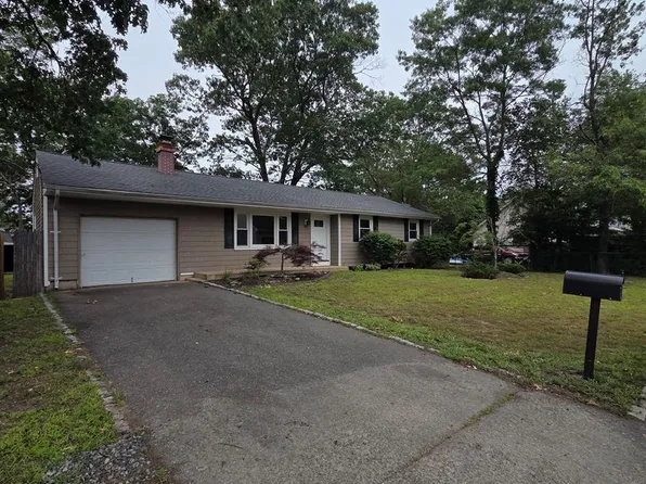 744 Cable Ave, Beachwood, NJ 08722